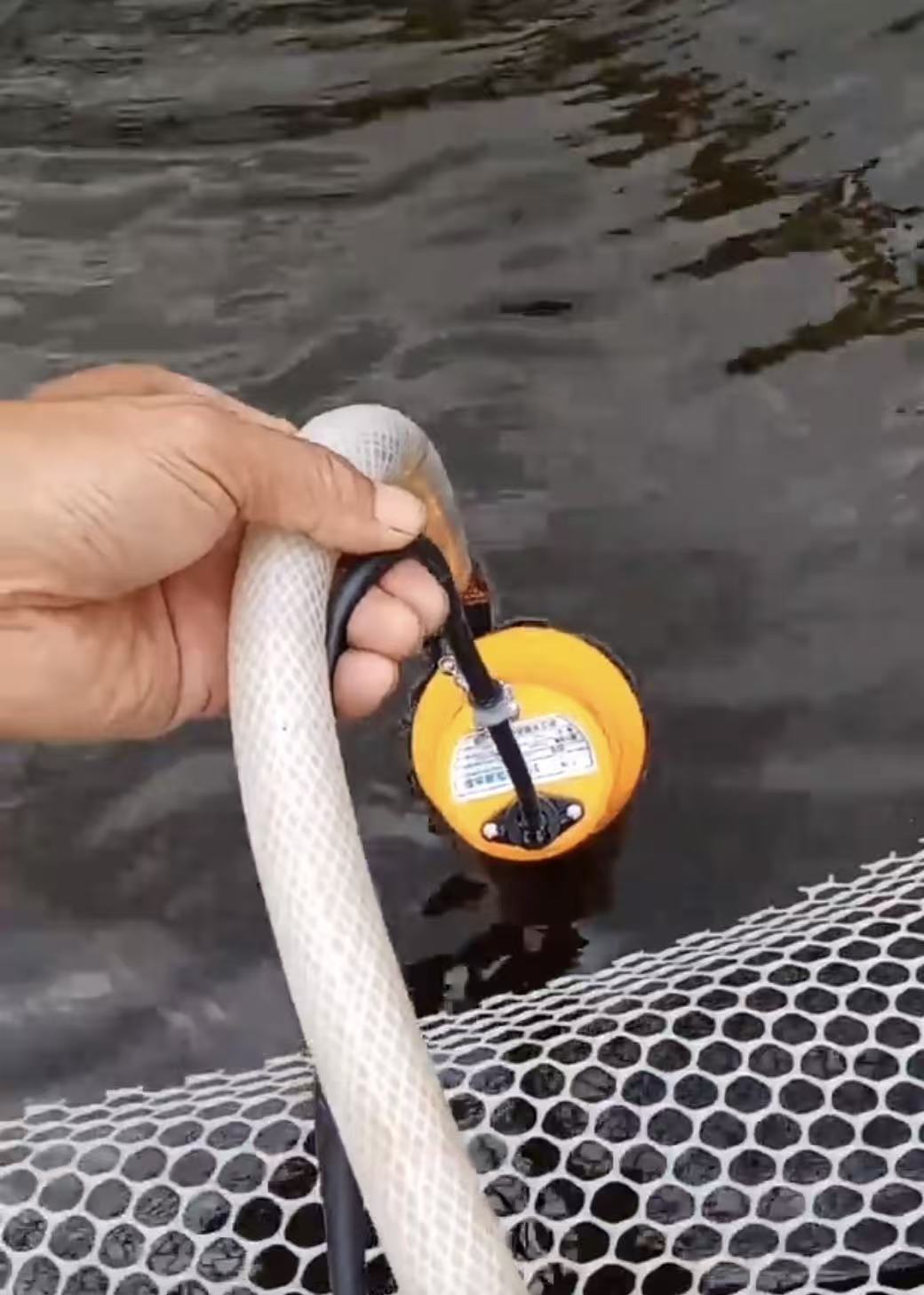 applications Solar Energy Miniature Bilge Pump DC12V BL Battery-powered